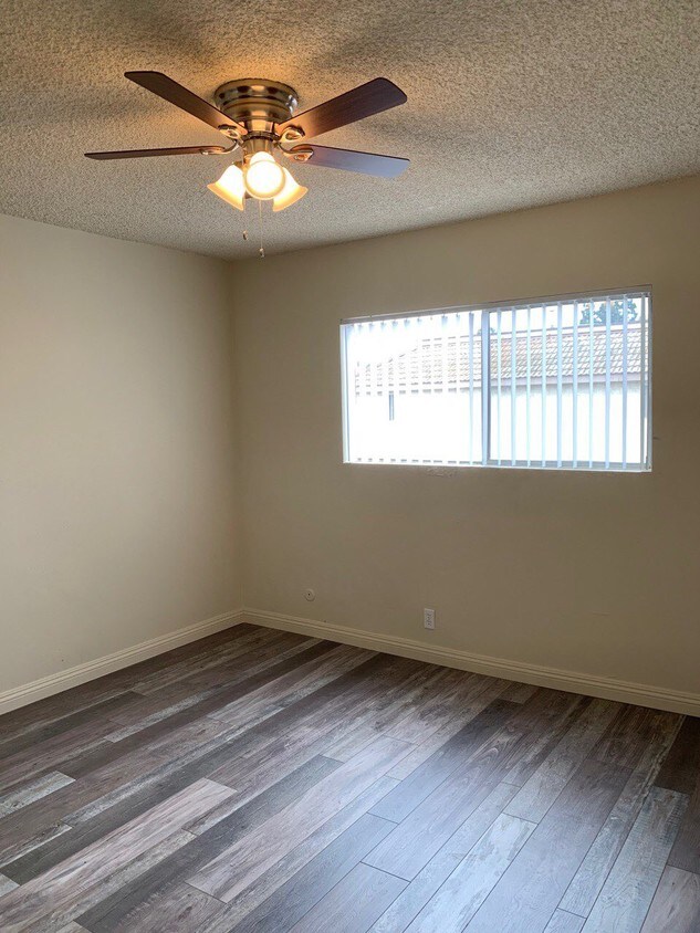 Foto principal - 12211 Trask Ave