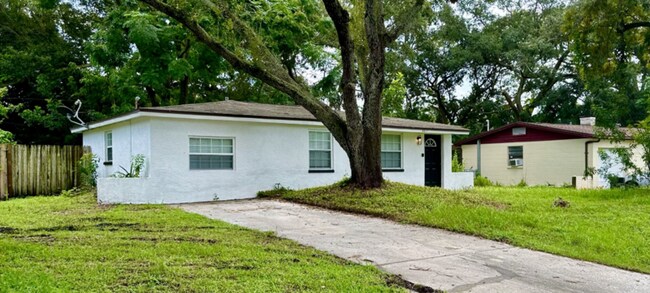 Foto del edificio - 8671 69th St N