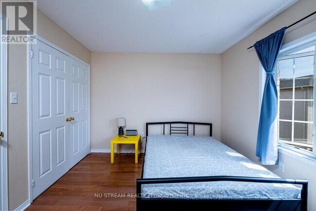 Photo du bâtiment - 1128 Dundas St W