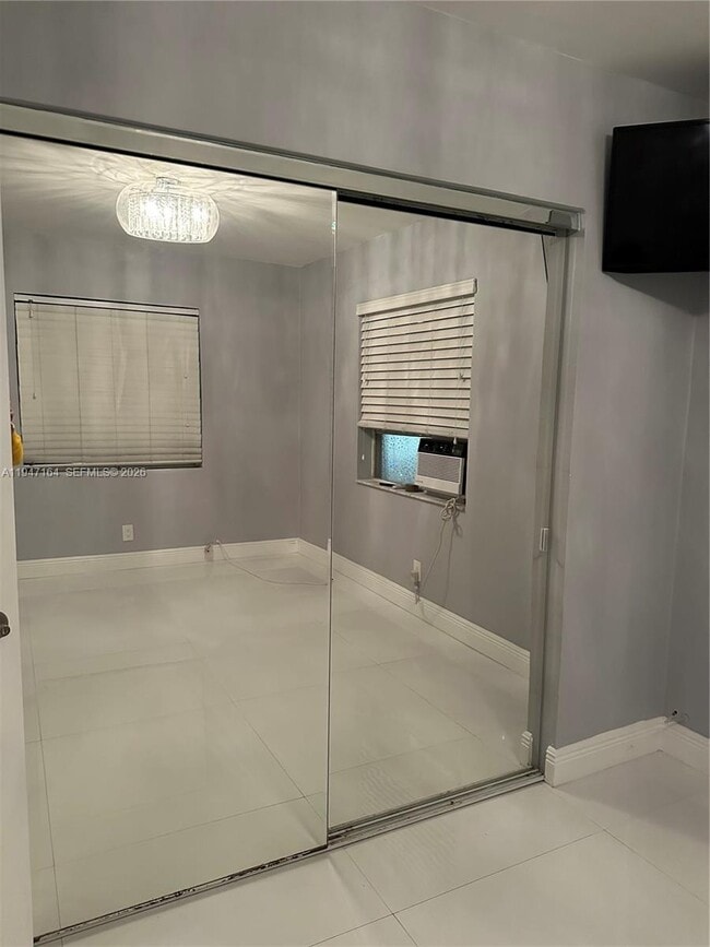 Foto del edificio - 323 Washington Ave