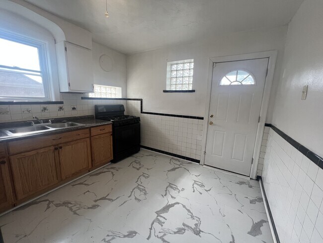 Foto del edificio - 8955 Mayfield Ct