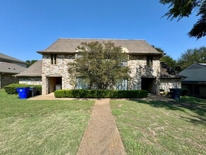 Building Photo - 909 Briar Dr