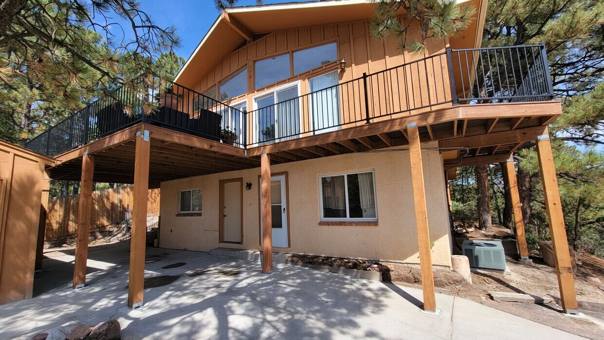 Primary Photo - 1345 Spring Valley Dr