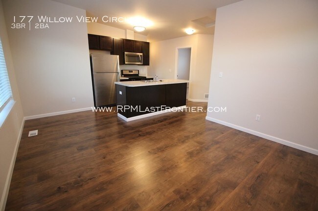 Building Photo - 177 Willow View Circle