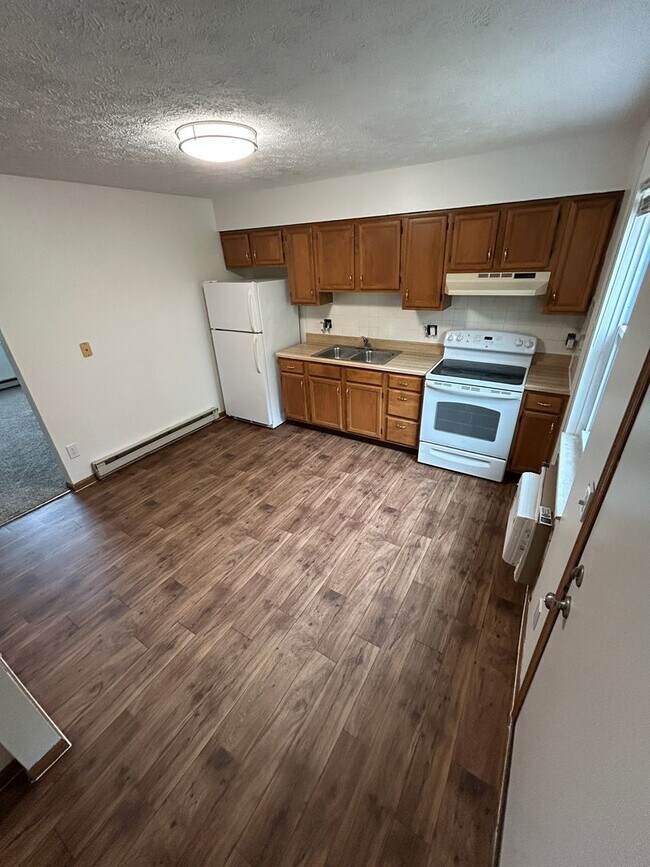 Foto del edificio - Spacious 2-Bedroom Living in a Quiet Commu...