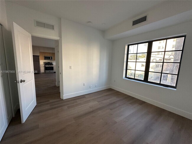 Foto del edificio - 1619 Jefferson Ave