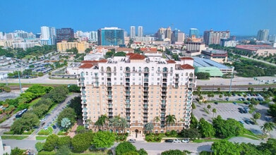 Building Photo - 616 Clearwater Park Rd