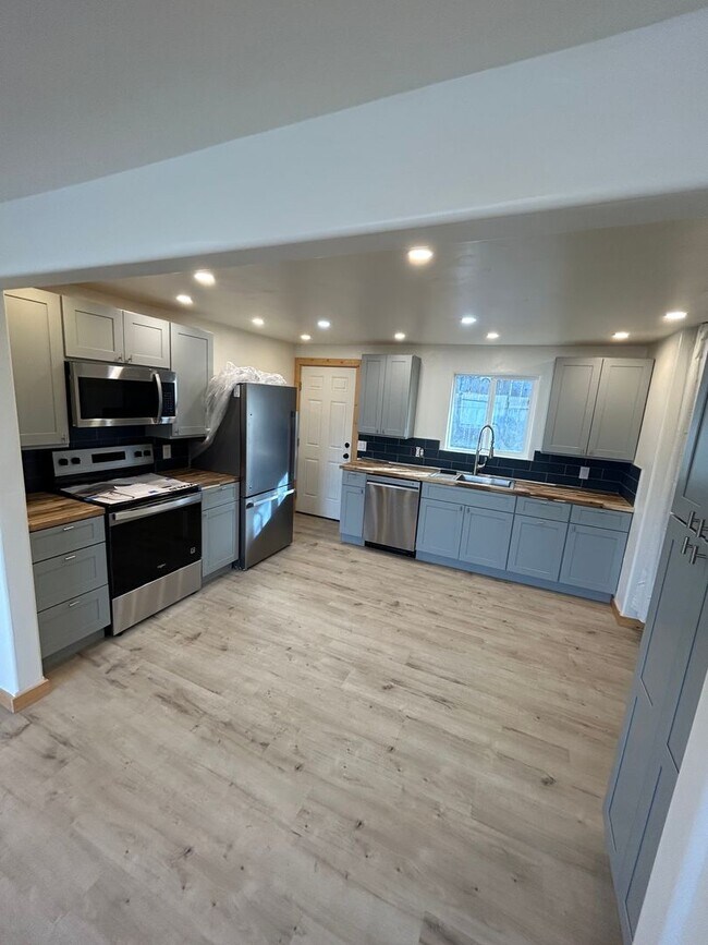 Foto del edificio - 156-166 A St W (CG)