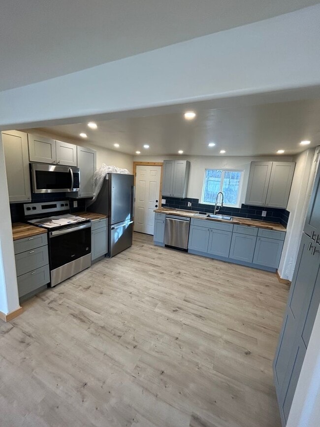 Building Photo - 156-166 A St W (CG)