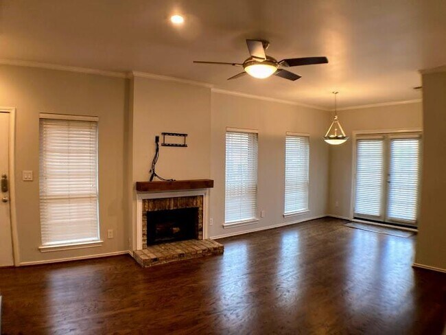 Building Photo - 4405 Bowser Ave
