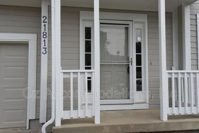 Building Photo - 21813 S Vine St