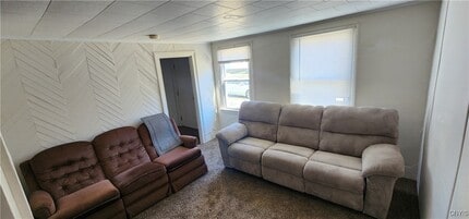 Building Photo - 131 W Schuyler St