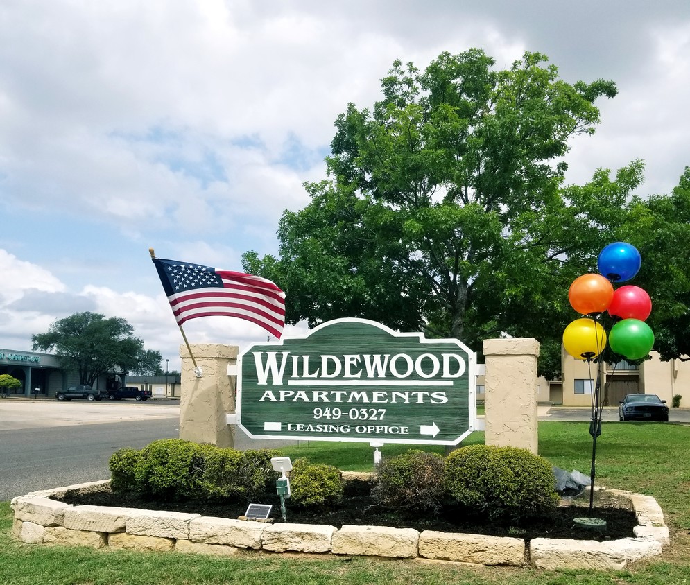 Primary Photo - 3410 Wildewood Dr