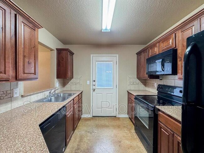 Foto del edificio - 735 E Ridge Blvd