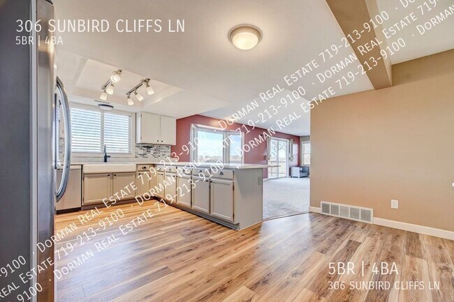 Foto del edificio - 306 Sunbird Cliffs Ln W