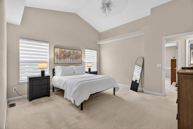 Building Photo - 27 Crimson Leaf Ct