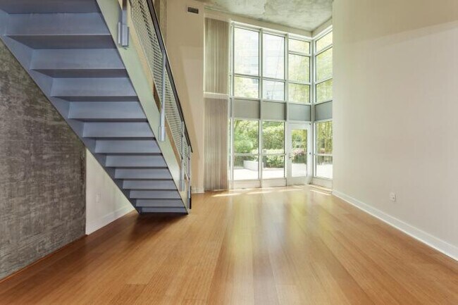 Building Photo - 3 bedroom in San Francisco CA 94107