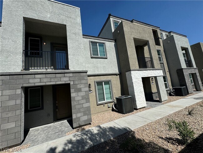 Building Photo - 6181 Gdn Crst St