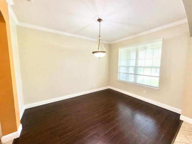Building Photo - 2103 Candlenut Cir