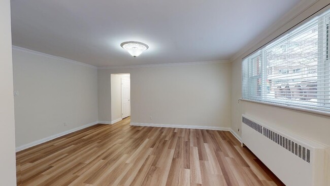 Building Photo - 135 MacLaren