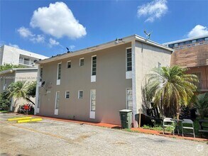 Building Photo - 1525 NW 19th Terrace