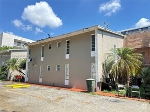 Building Photo - 1525 NW 19th Terrace