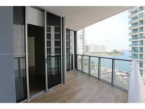 Building Photo - 1300 Brickell Bay Dr