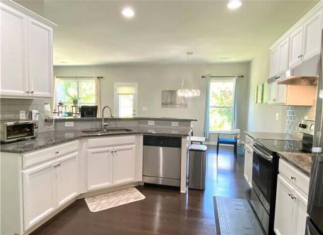 Foto del edificio - 1719 Charcoal Ives Rd