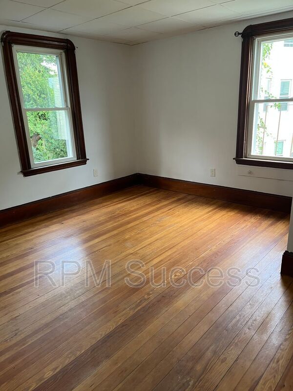 Primary Photo - 201-203 Myrtle St