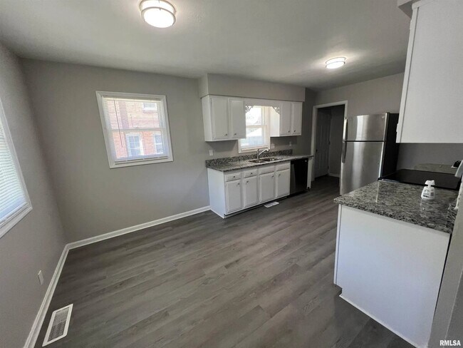 Foto del edificio - 1217 E Forrest Hill Ave