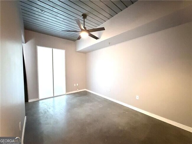 Foto del edificio - 620 Glen Iris Dr NE