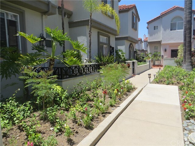 Building Photo - 777 S Marengo Ave