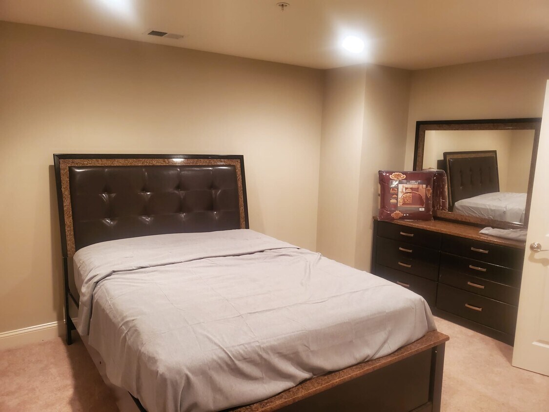 Bedroom - 12009 Tregoning Plz
