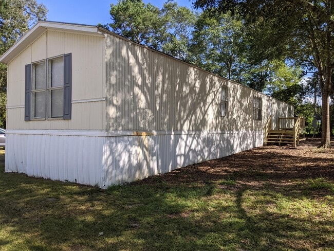 Building Photo - 415 Green Oak Rd