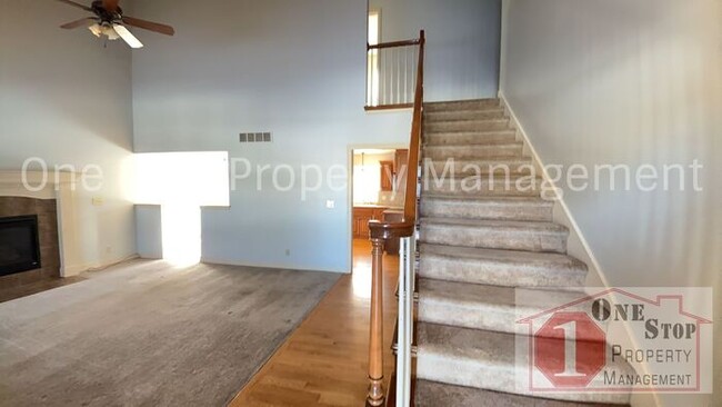 Building Photo - 5 Bedroom, 3.5 Bathroom home with 3 Car Ga...