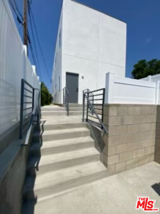 Foto del edificio - 10455 Etiwanda Ave