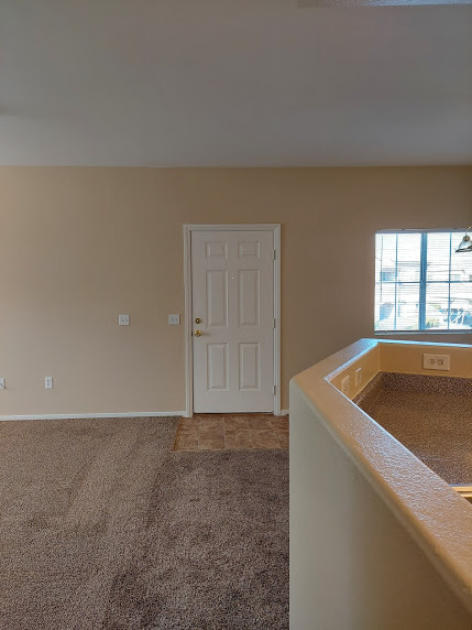 Building Photo - 3400 Cabana Dr