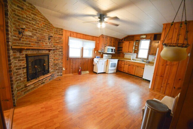 Foto del edificio - Unique 1 Bed 1 Bath Home Available in Fant...