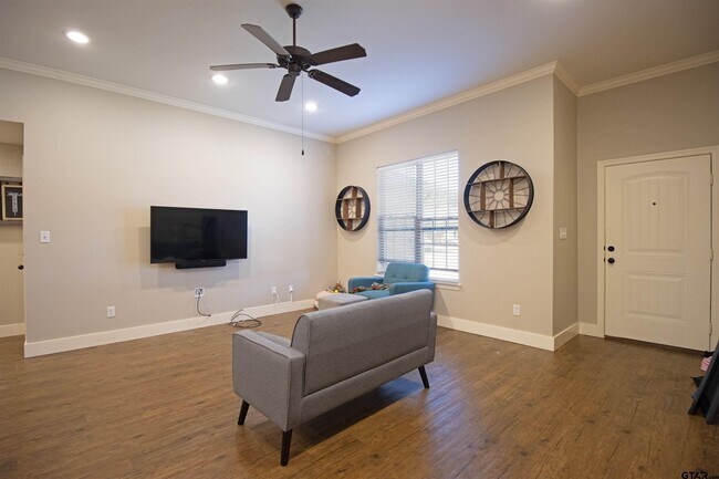 Foto del edificio - 5106 Shiloh Ridge Dr