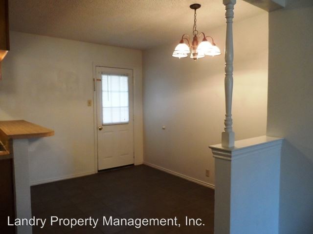 Building Photo - 1406 N Nolan River Rd