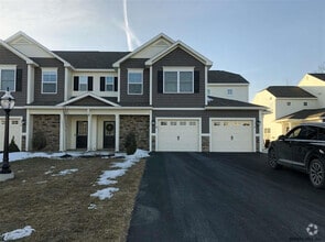 Building Photo - 40 Whitaker Dr