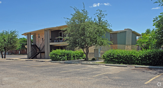 Kenosha Court Apartments - Arbor Oaks