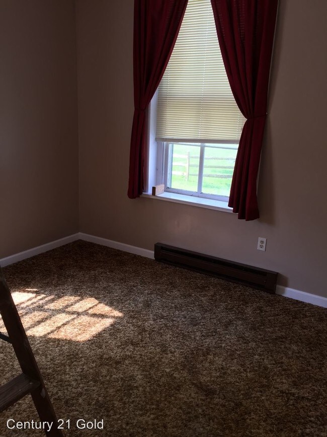 Foto del edificio - 7314 Blue Mountain House Rd