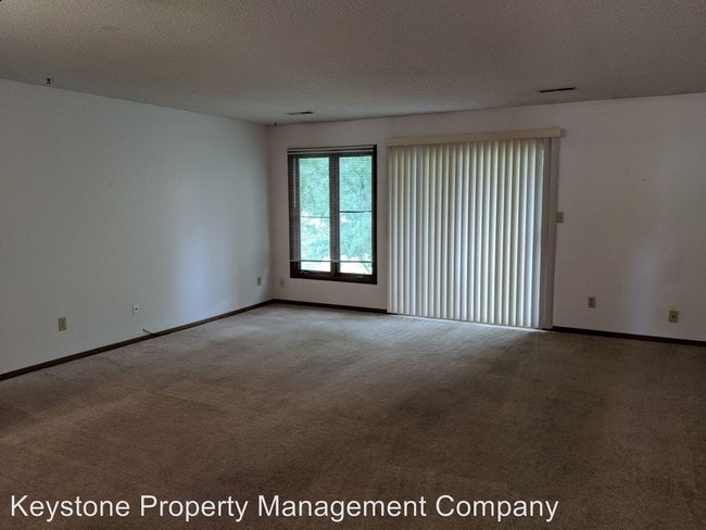 Building Photo - 417 4th Ave