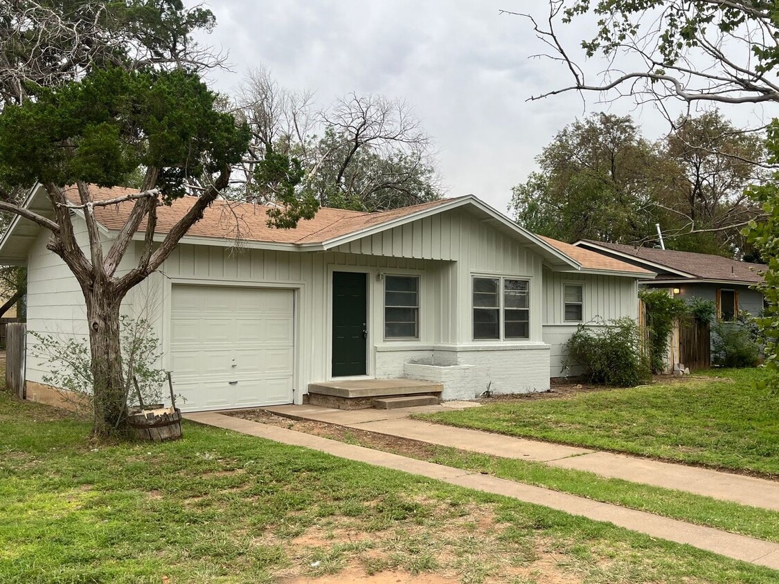 Foto principal - Centrally Located 2/1/1