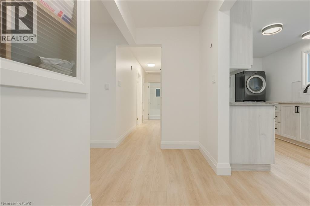 Photo du bâtiment - 62 Harold Ave