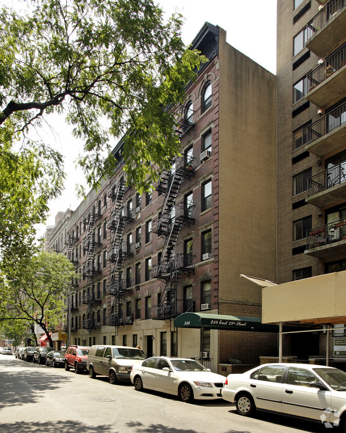 Apartments at 220 E 29th St - 220 E 29th St