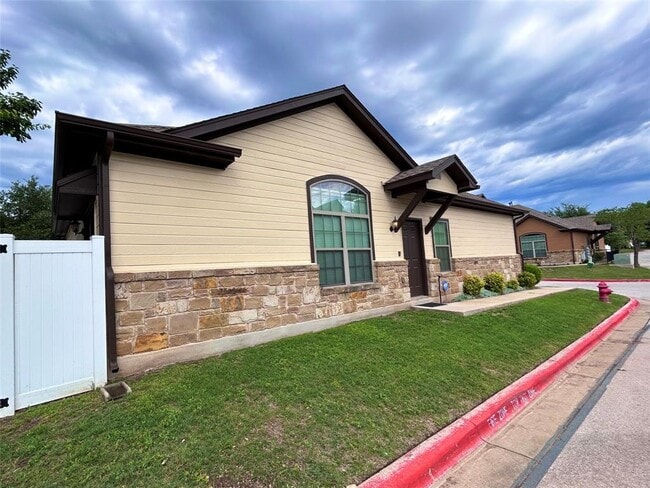 Building Photo - 11252 Lost Maples Trail