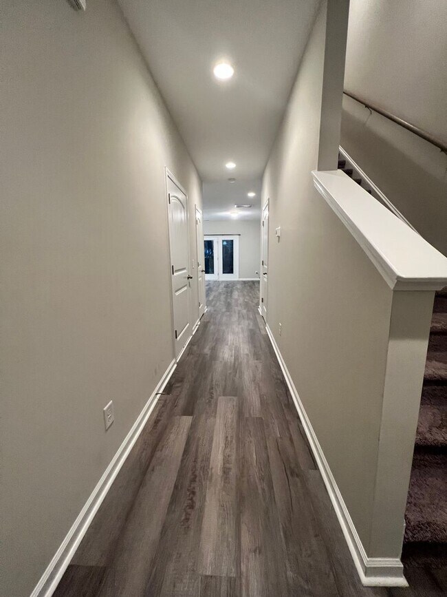 Foto del edificio - 3 Bedroom/2.5 Bath Townhome in Lakeview Co...
