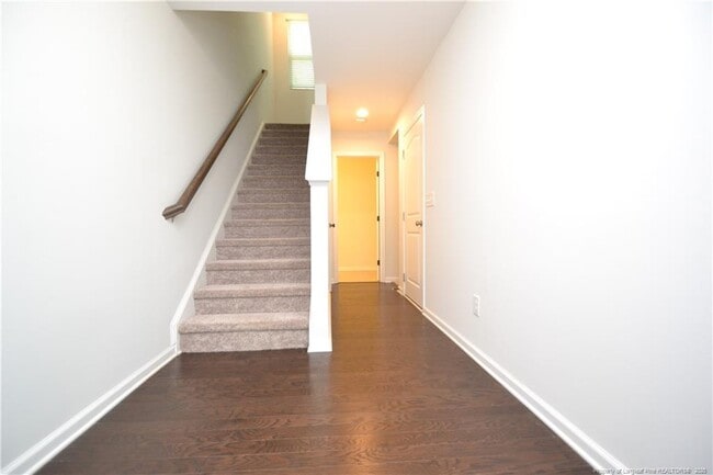 Building Photo - 1405 Luxor Dr